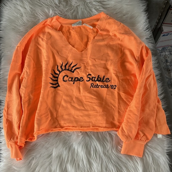 NWOT Out From Under Pullover Notch Neck Cape Sable Sweatshirt - Picture 5 of 9